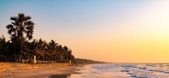 Amera -Strand in Banjul während des Sonnenuntergangs, Gambia