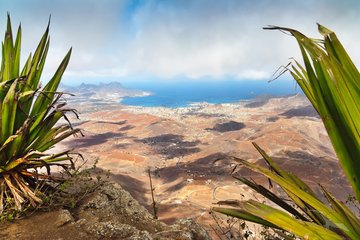 Panoramablick vom Monte Verde über die Bergwelt und Küste, Sao Vicente, Kapverdische Inseln
