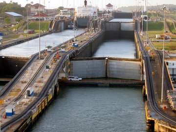 Blick auf die Miraflores Schleuse im Panama Kanal, Panama