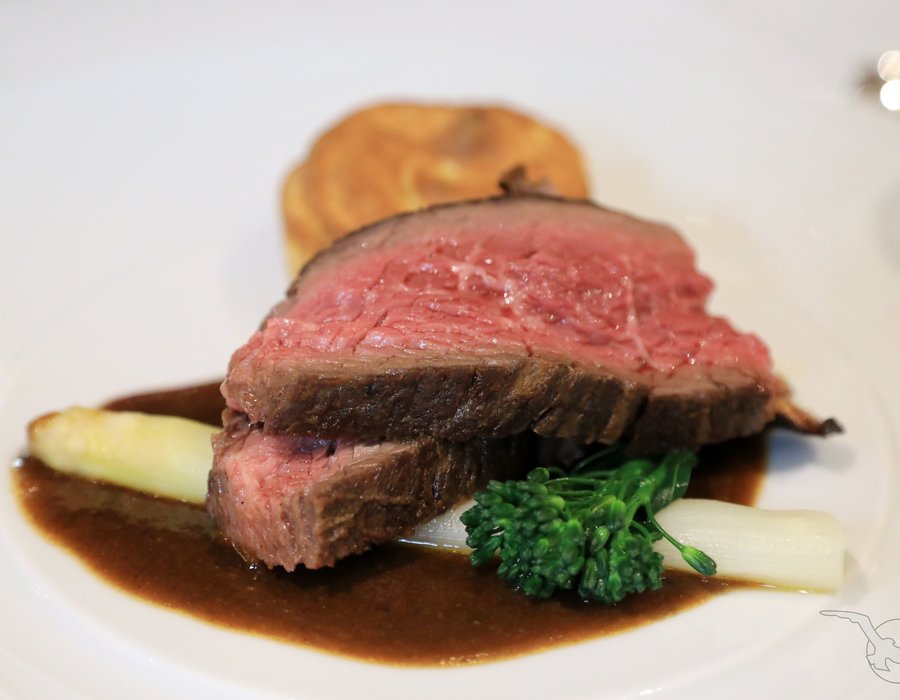 zartes Rinderfilet mit Spargel
