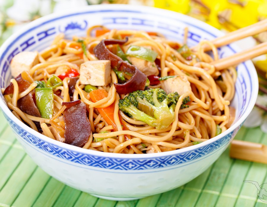 asiatisches Nudelgericht