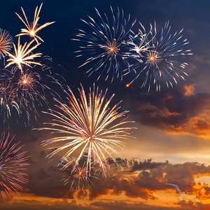 prachtvolles Höhenfeuerwerk